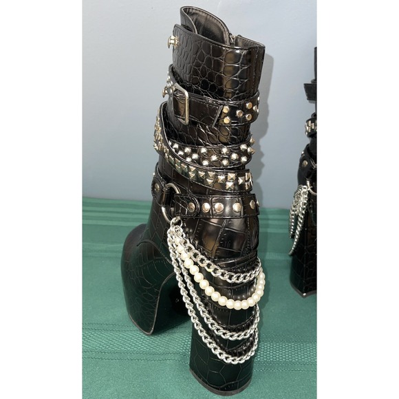 Azalea Wang Black Crocodile Boots, size 10 Studs Chains Platform Pearls - Picture 4 of 11